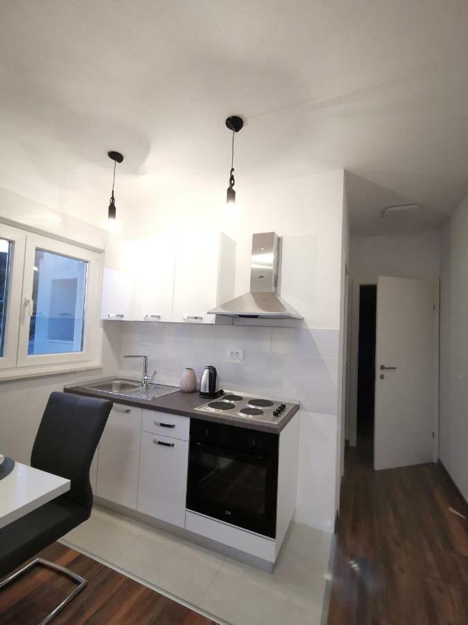 Charming Studio - Apartment Makarska Eksteriør billede